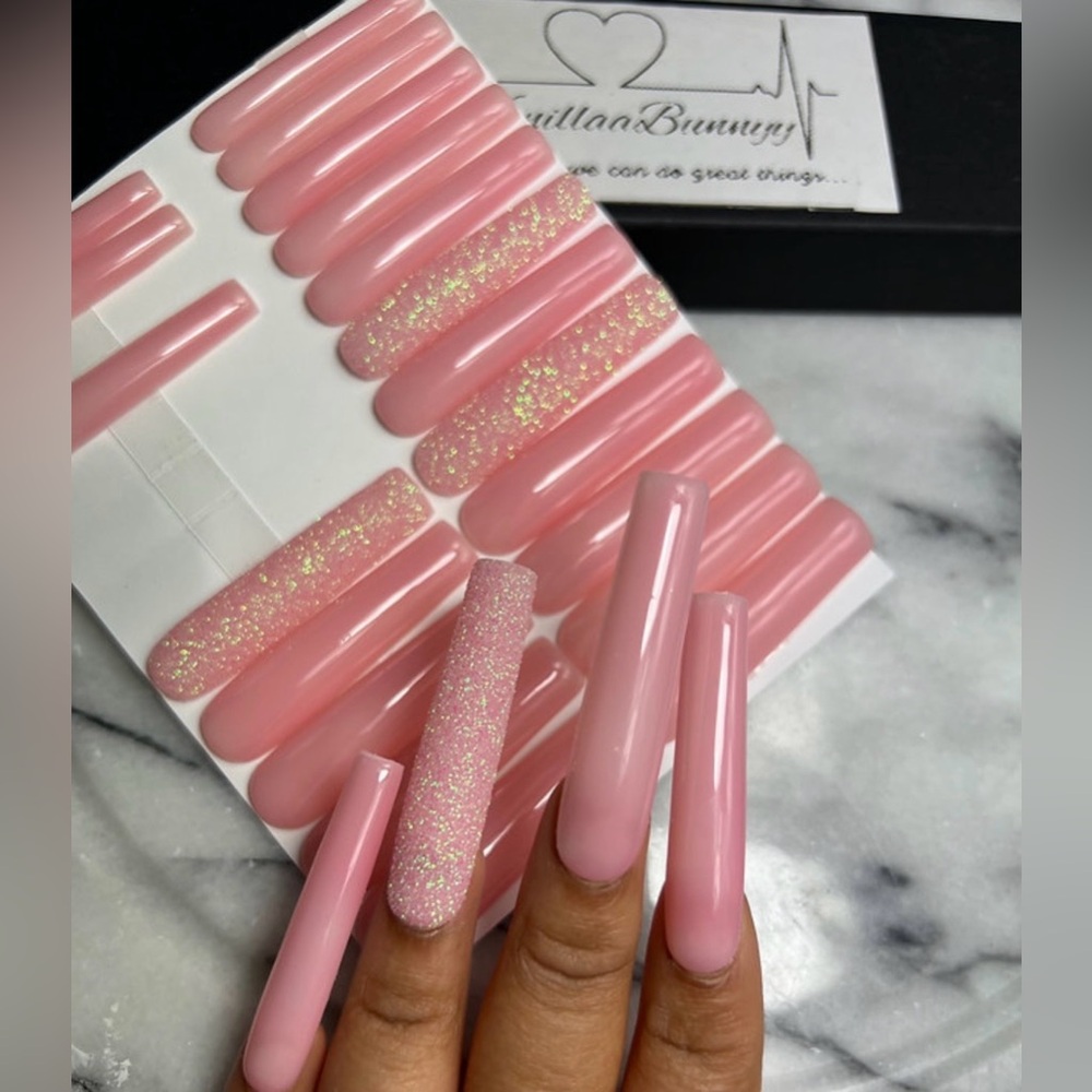 Pink Press On Nails |